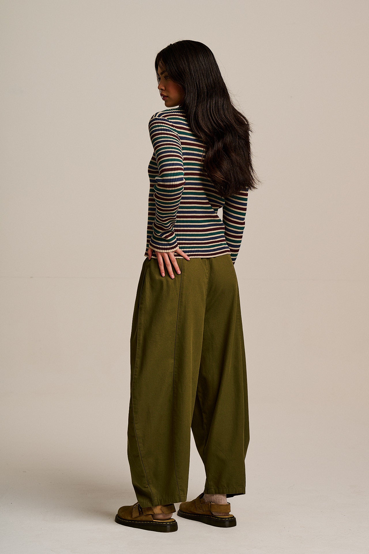 Obregon - Barrel Leg Cotton Trousers in Khaki Green