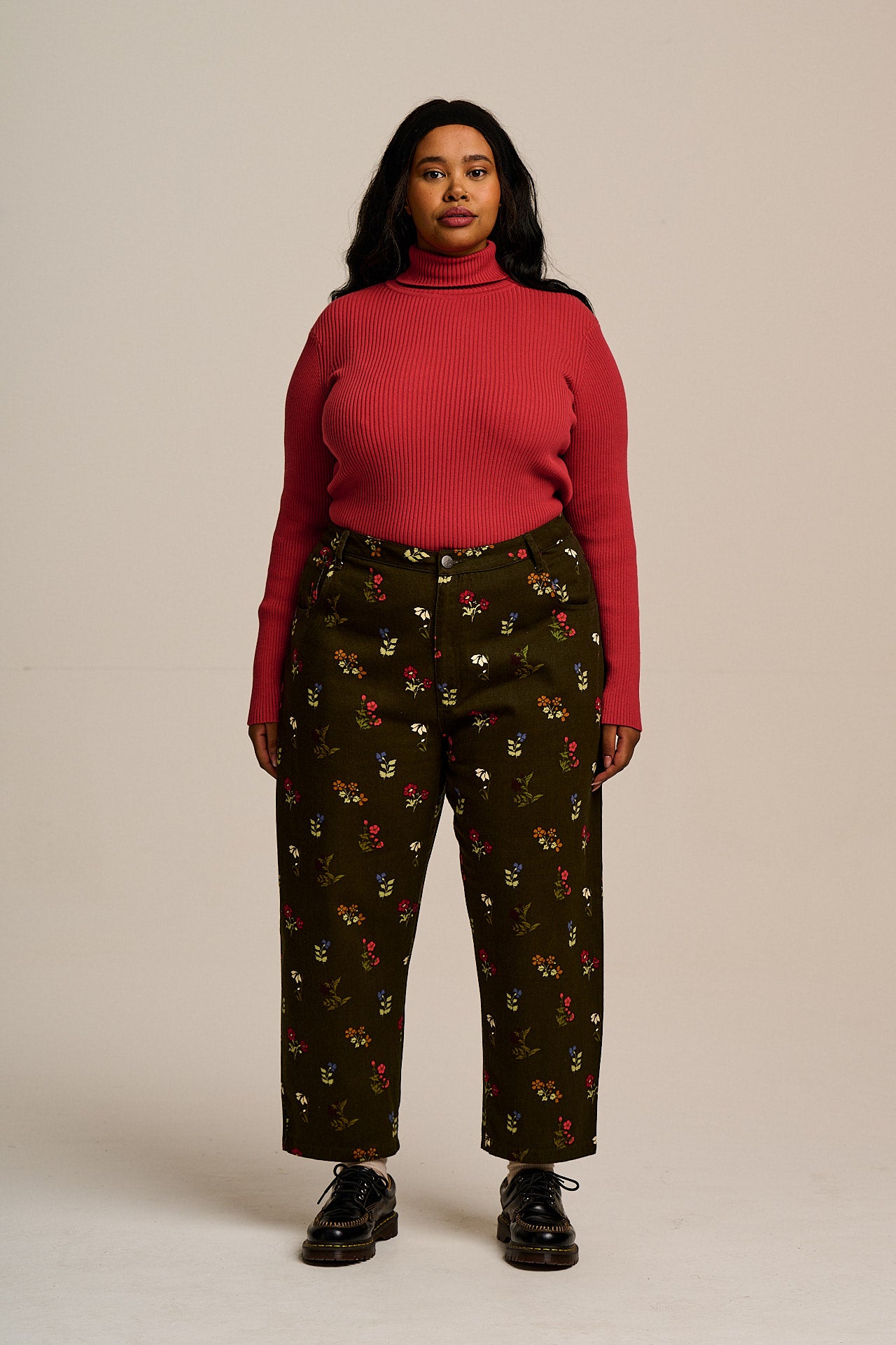 Drew -  Cropped Straight Leg Cotton Trousers in Winter Blooms
