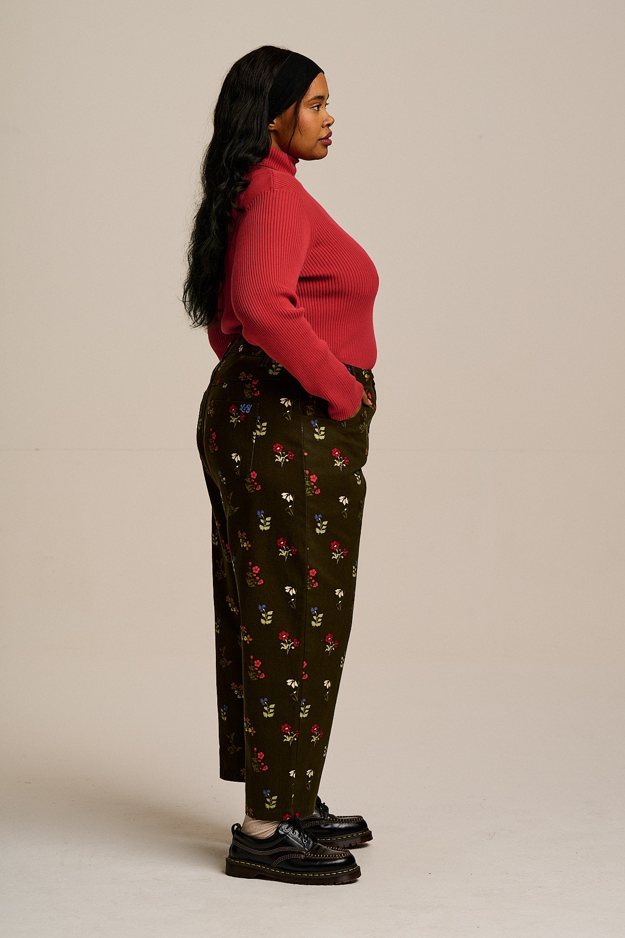 Drew -  Cropped Straight Leg Cotton Trousers in Winter Blooms