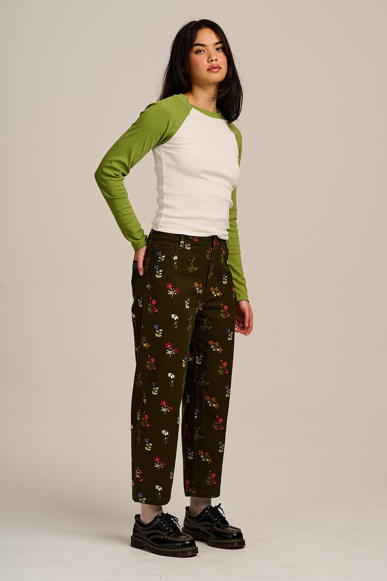 Drew -  Cropped Straight Leg Cotton Trousers in Winter Blooms