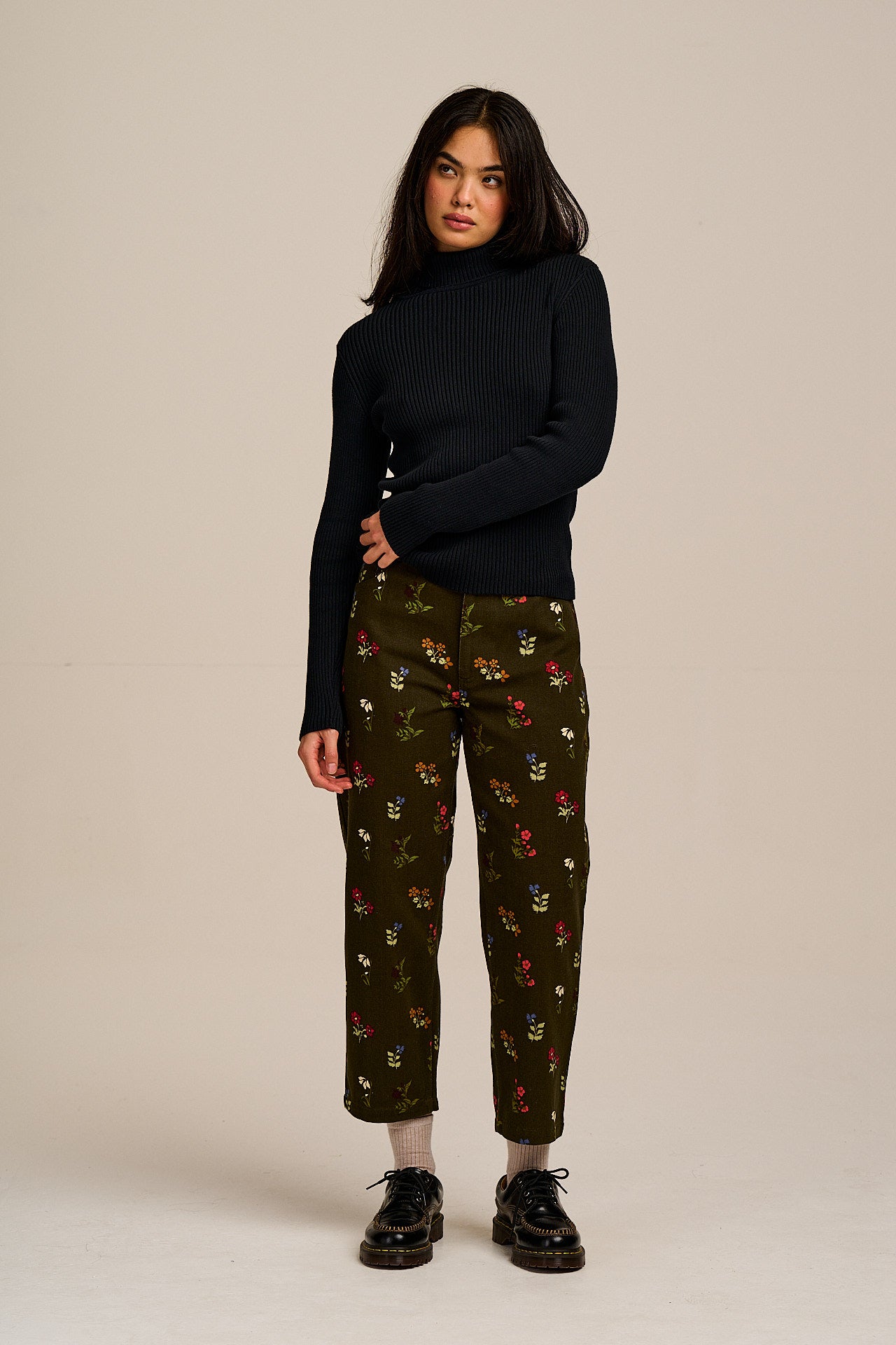 Drew -  Cropped Straight Leg Cotton Trousers in Winter Blooms