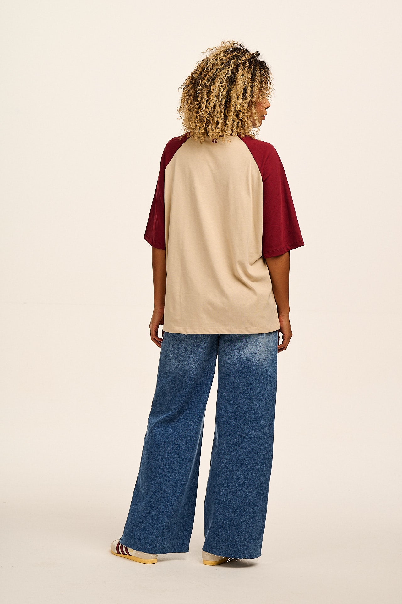 Bradley - Oversized Cotton Raglan T-Shirt in Ecru Breathe Print