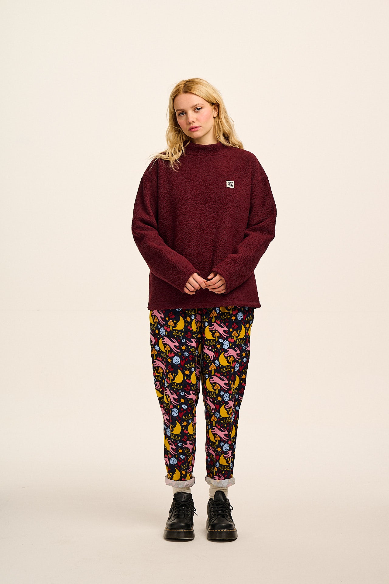 L.E. Alexa - Cotton Trousers in Bunnies Print