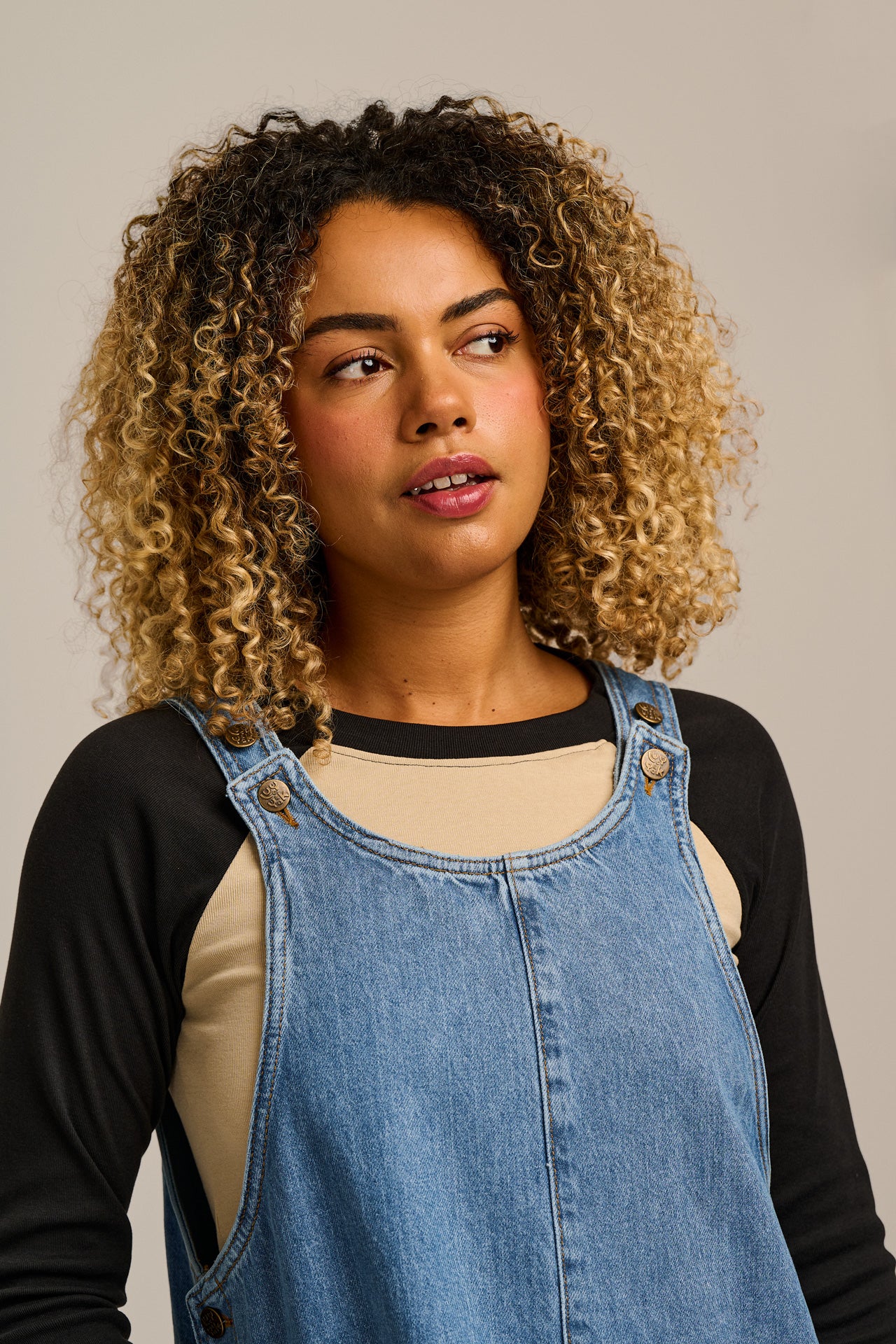 Lily - Denim Midi Dress in Midwash Denim