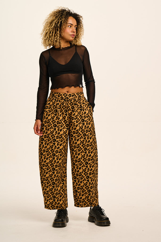 Beau - Barrel Leg Cotton Trousers in Leopard Print
