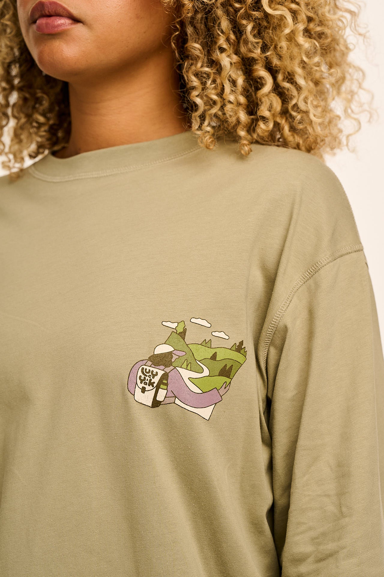 Murat - Long Sleeve Lightweight Cotton T-Shirt in Green Follow Trails Print