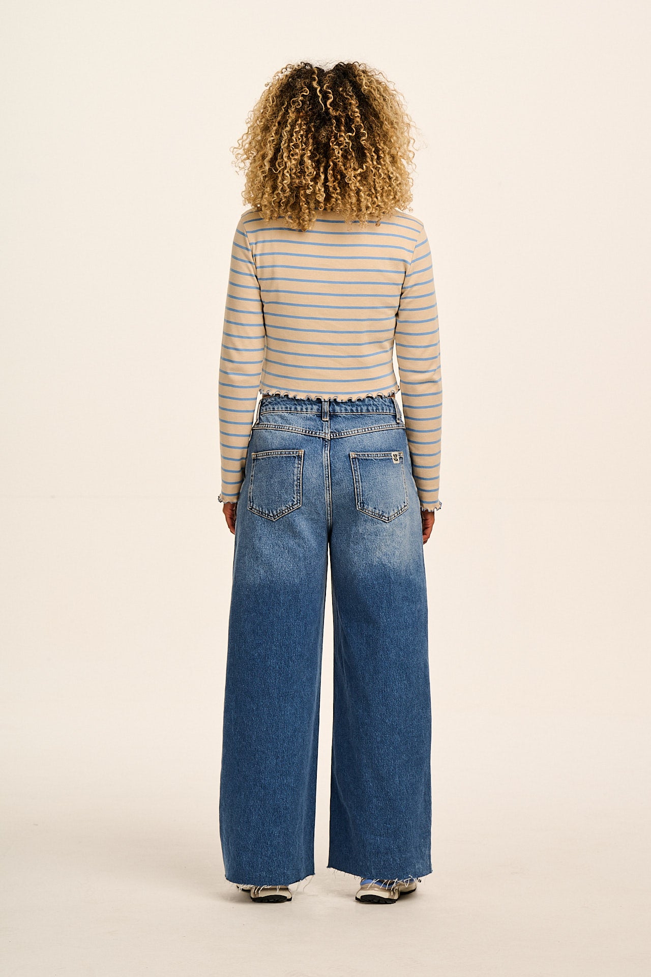 Hansel - Long Sleeve Cotton Crop Top in Blue & Ecru Stripe