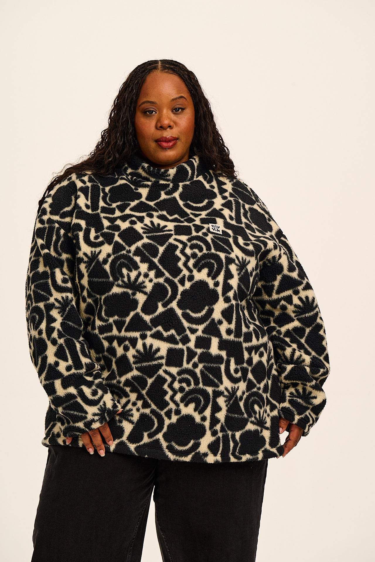 Manaia - Funnel Neck Polar Fleece in Mono Geo