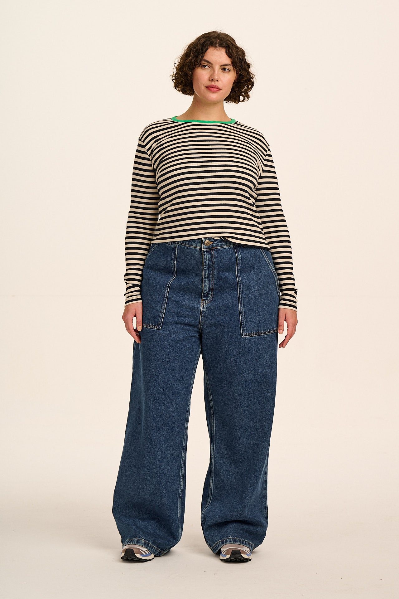 Delores - Wide Leg Denim Jeans in Mid Wash Blue
