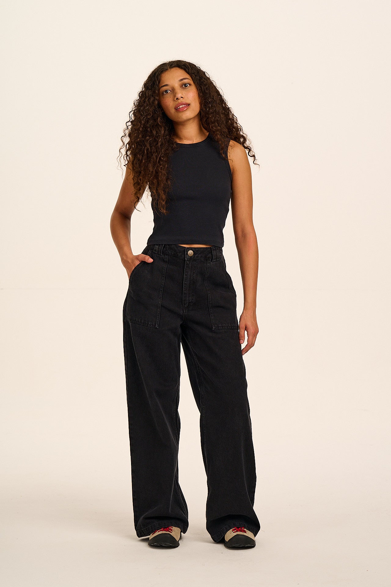 Delores - Wide Leg Denim Jeans in Washed Black