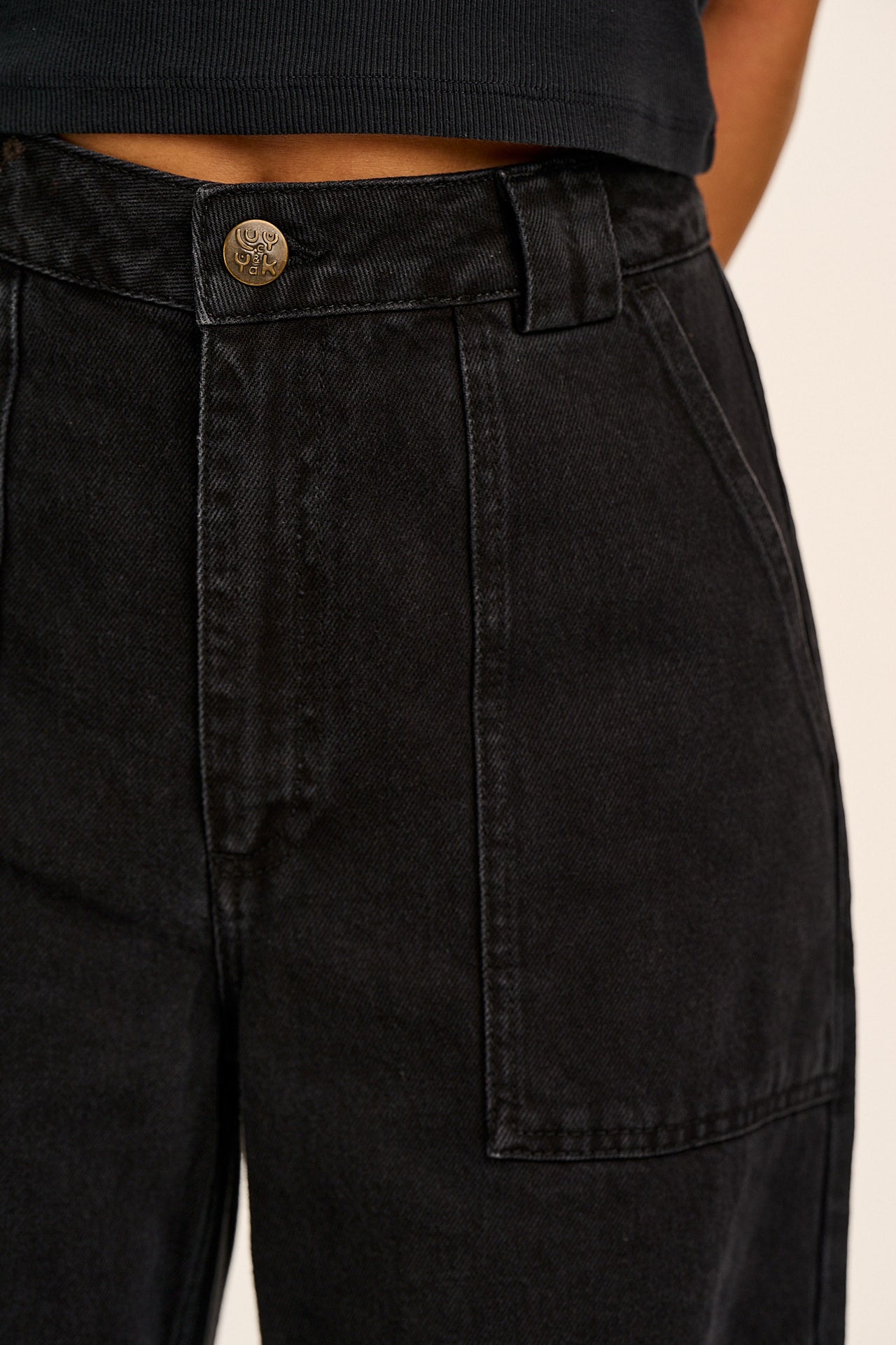 Delores - Wide Leg Denim Jeans in Washed Black