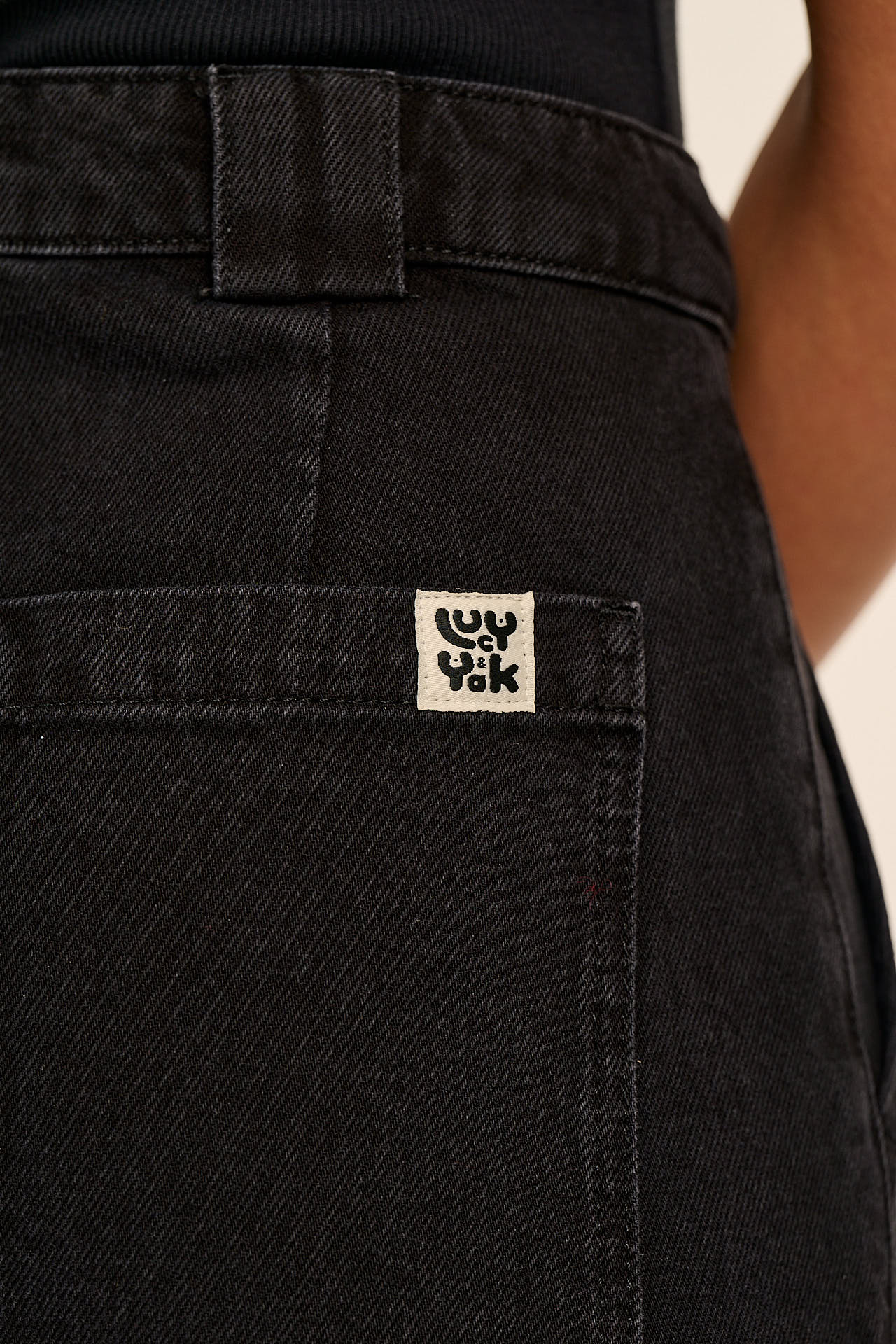 Delores - Wide Leg Denim Jeans in Washed Black