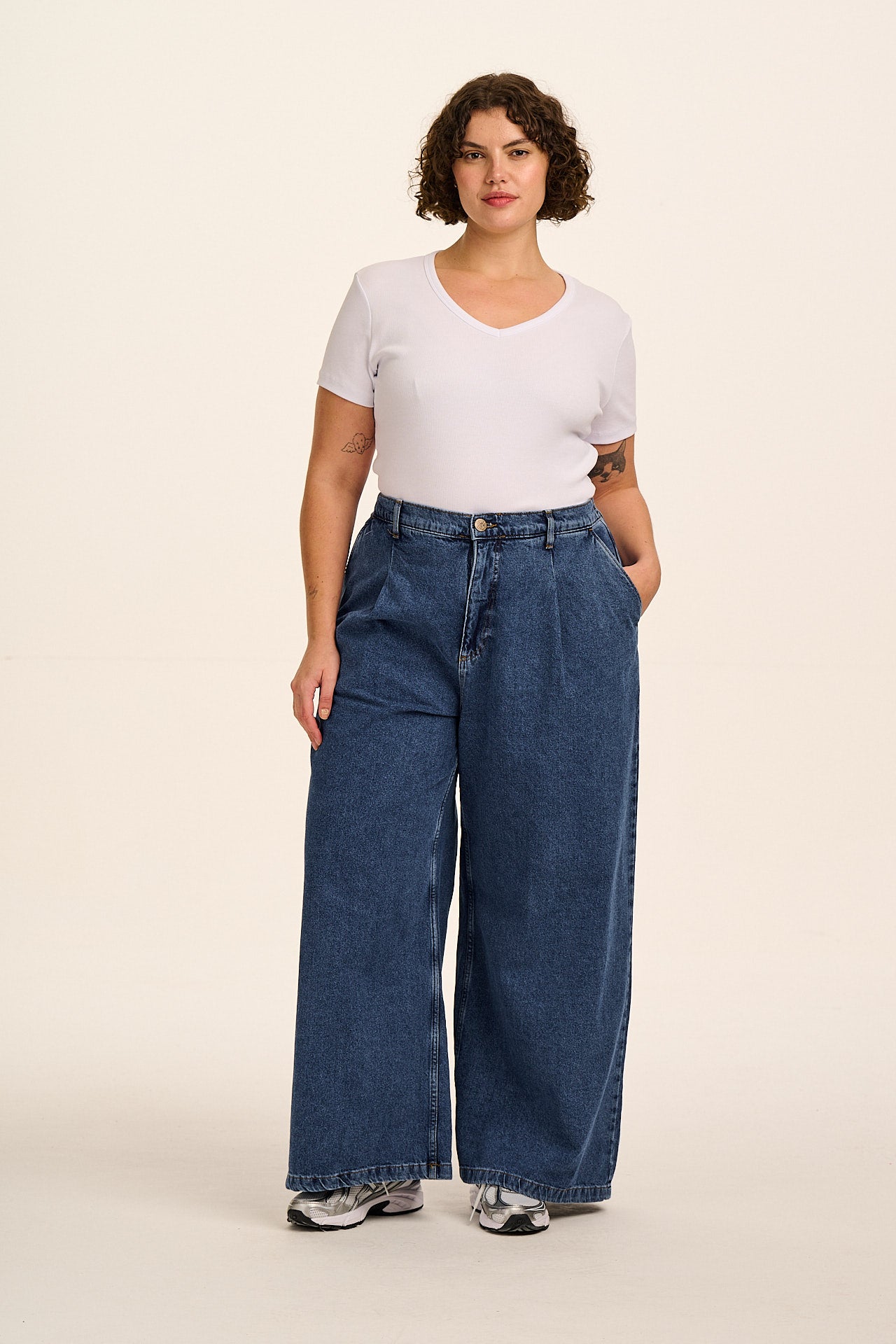 Tate - Denim Wide Leg Jeans in Mid Wash Blue