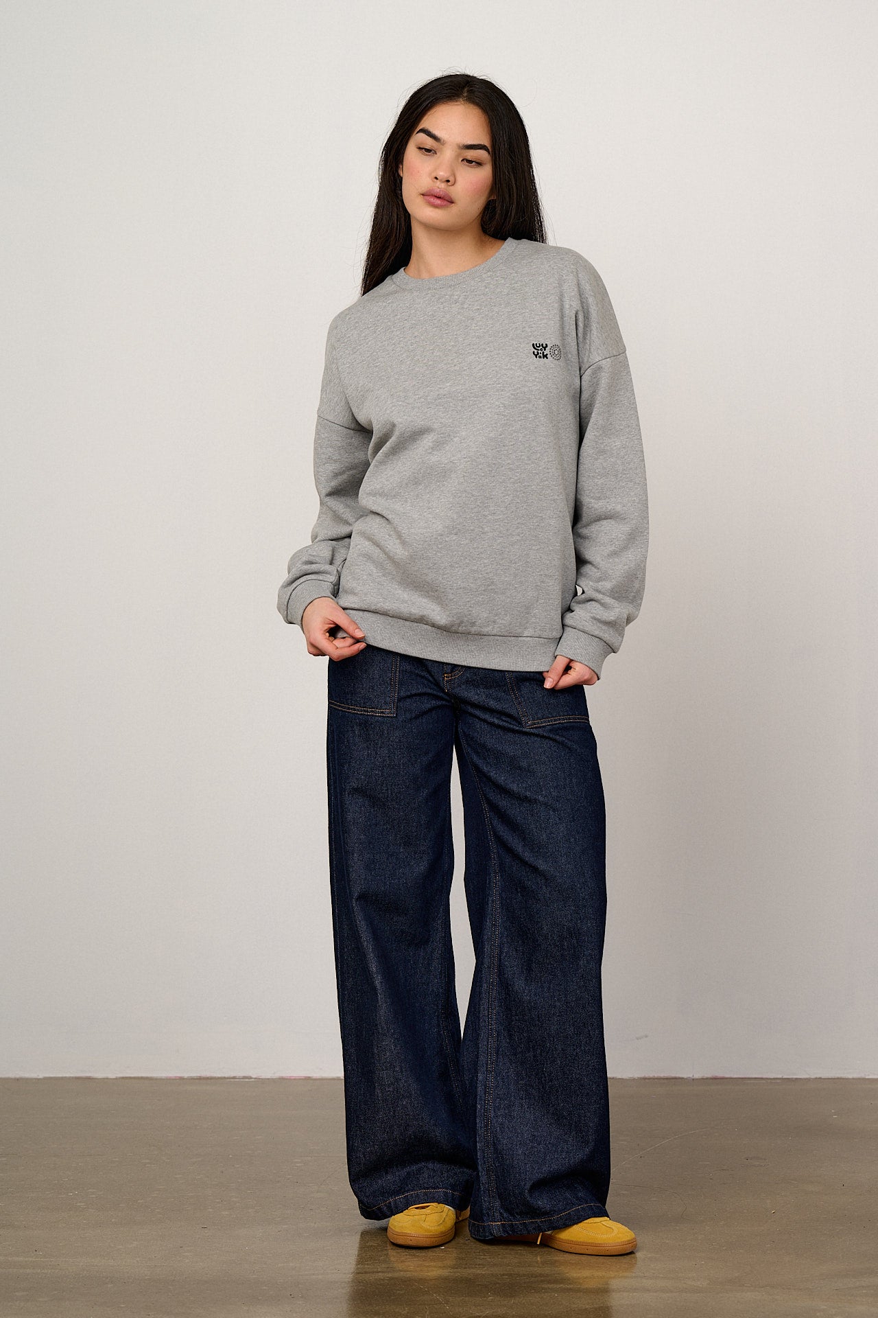 L.E. Sutton - Cotton Oversized Sweatshirt in Dinosaur Natural History Museum & Yak Print