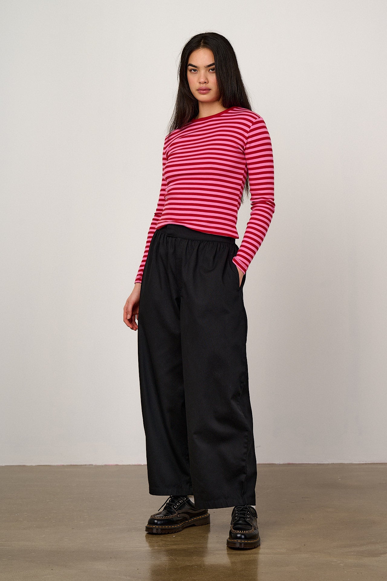 Beau - Barrel Leg Cotton Trousers in Black
