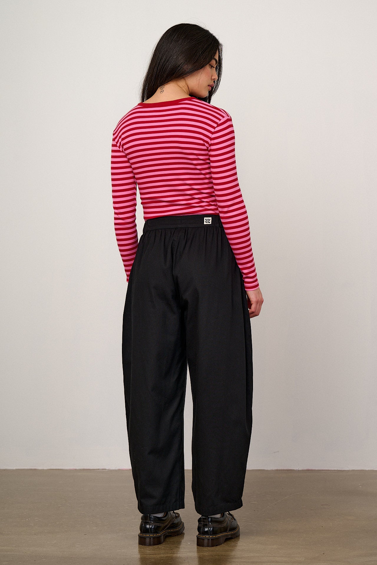 Beau - Barrel Leg Cotton Trousers in Black