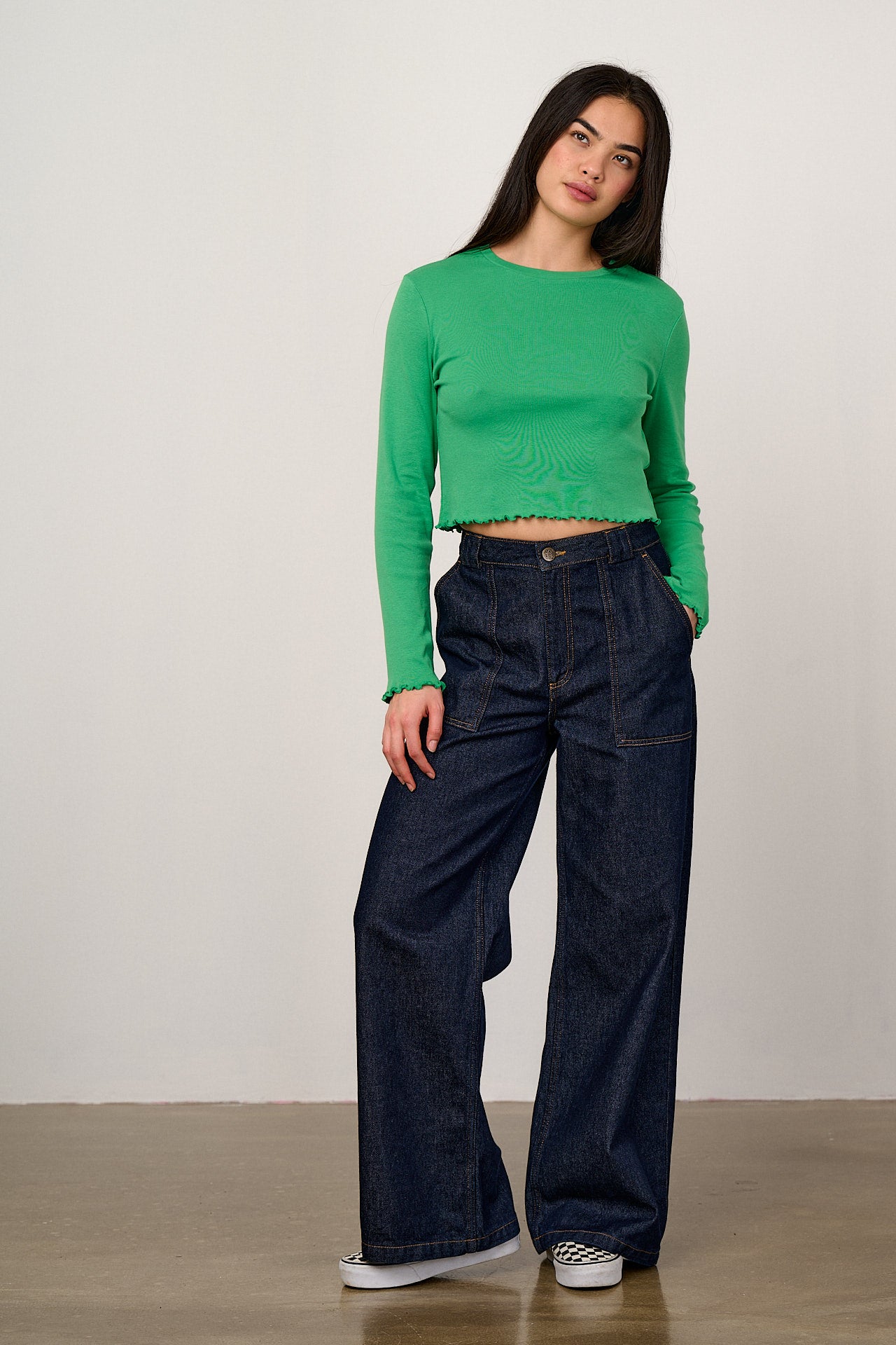 Hansel - Long Sleeve Cotton Crop Top in Kelly Green
