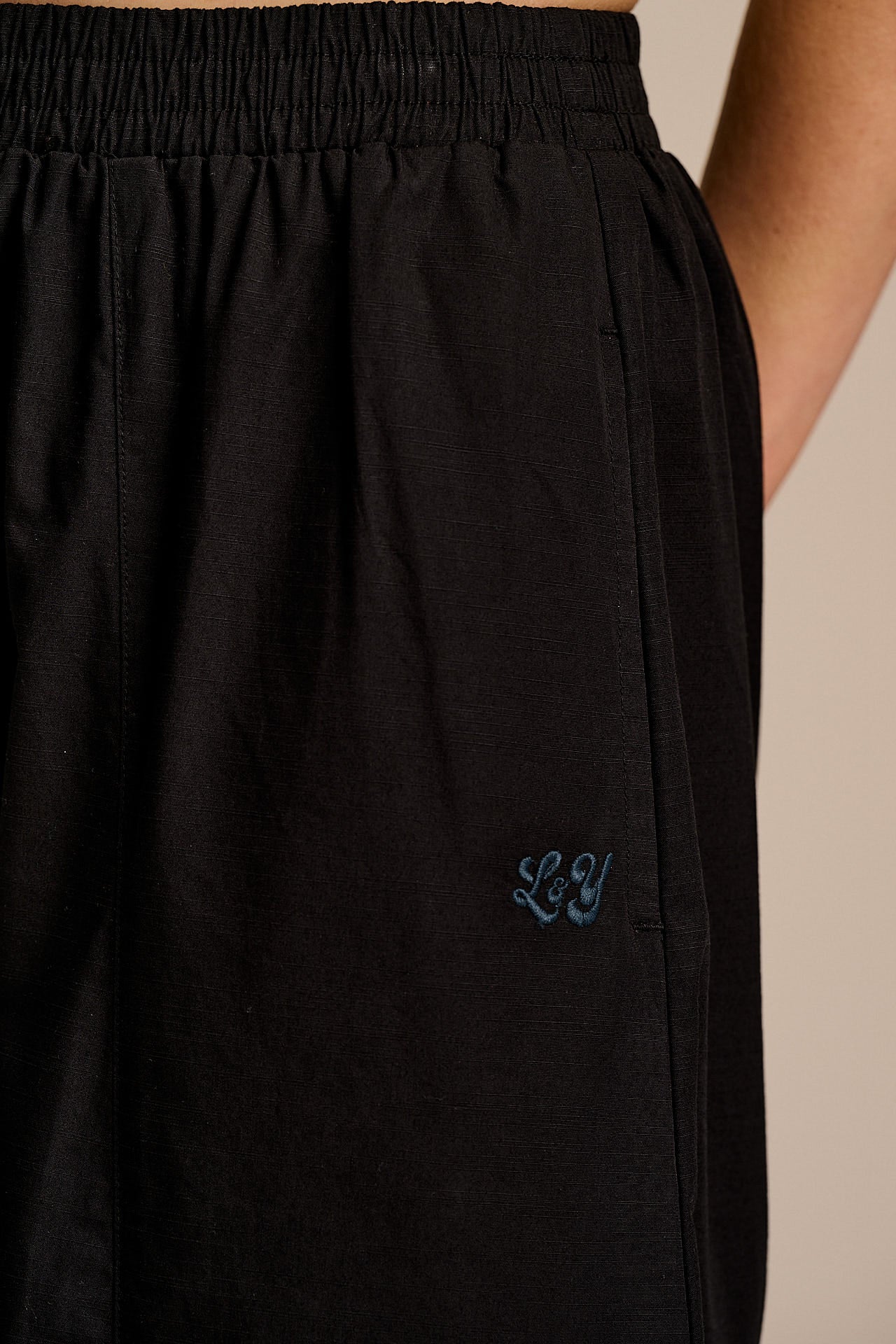 Obregon - Barrel Leg Cotton Trousers in Black