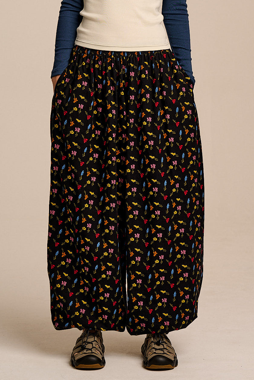 Renata - Cuffed Cotton Balloon Leg Trousers in Mini Tulips on