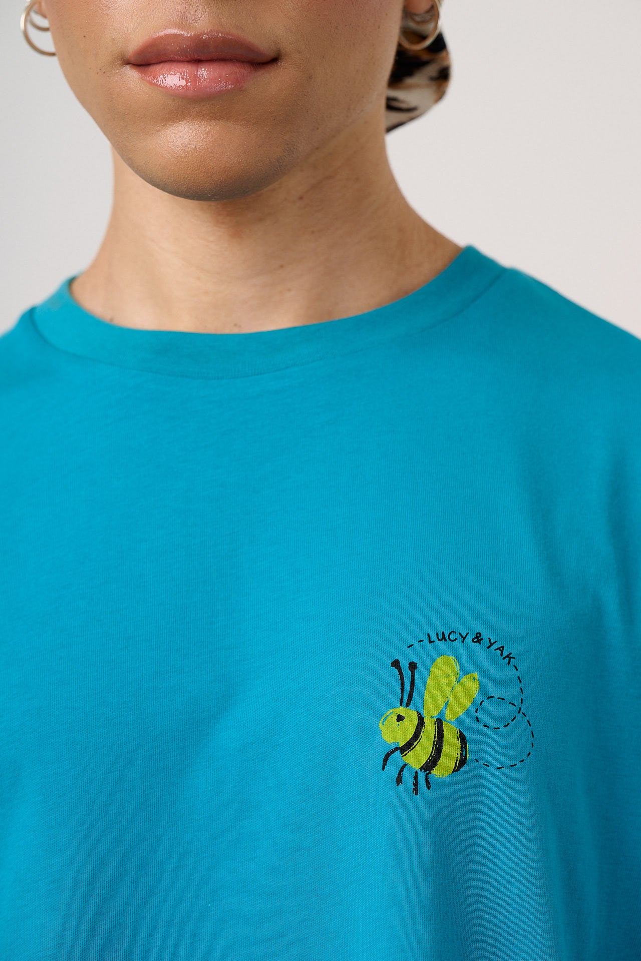 Benny - Oversized Cotton T-Shirt in Blue Flower Tile Print