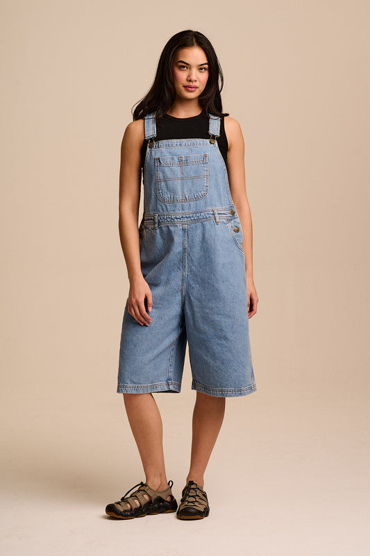 Jara - Denim Dungarees Shorts in Light Wash with Metal Clasps