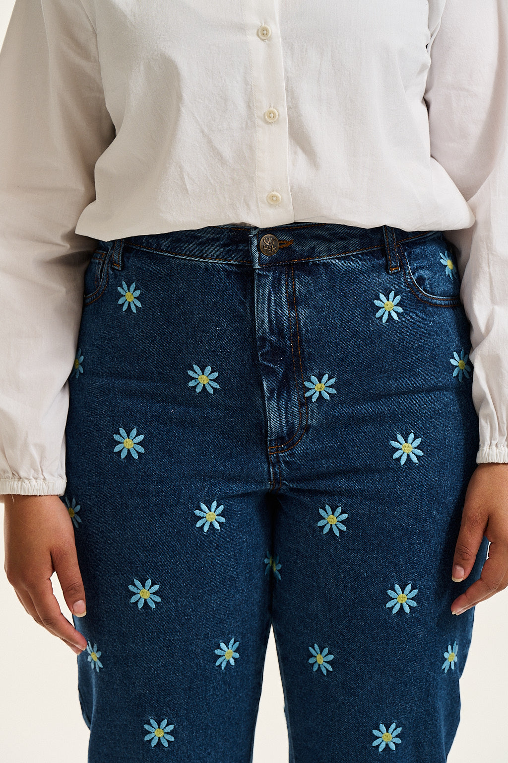 Daisy store painted jeans