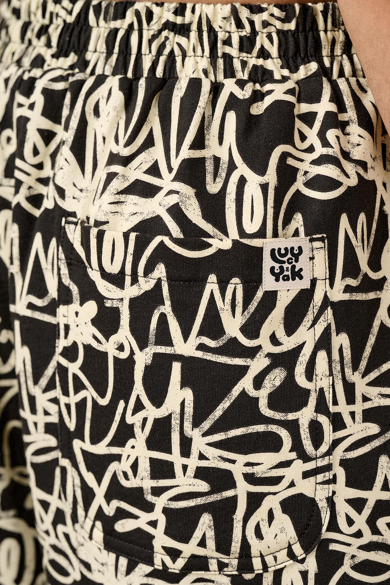 Madero - Cotton Jersey Shorts in Grafitti Print