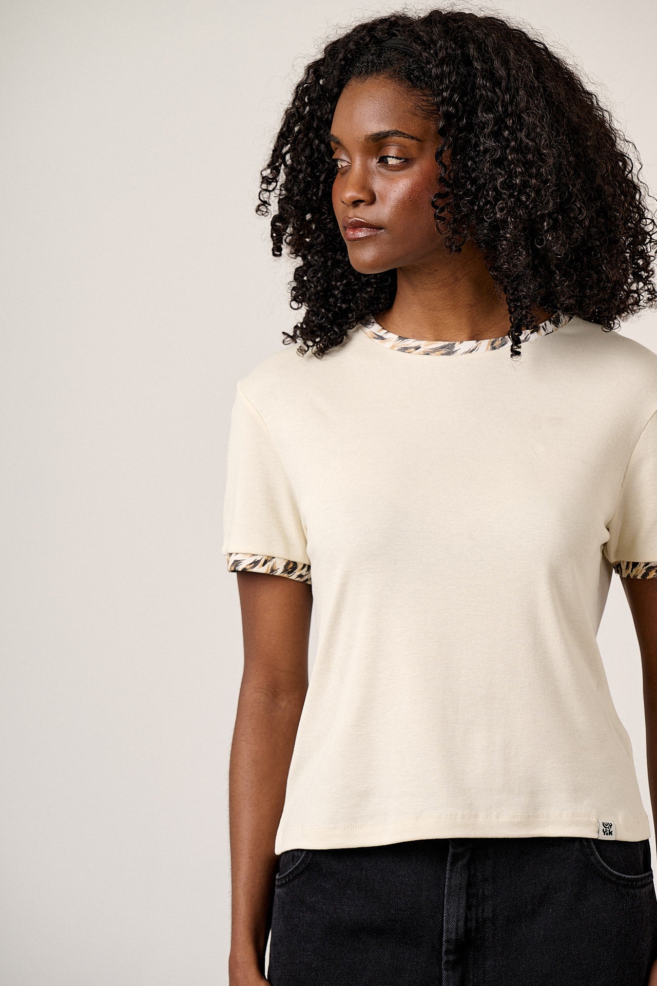 Maya - Cotton T-Shirt in Leo Swirl Trim