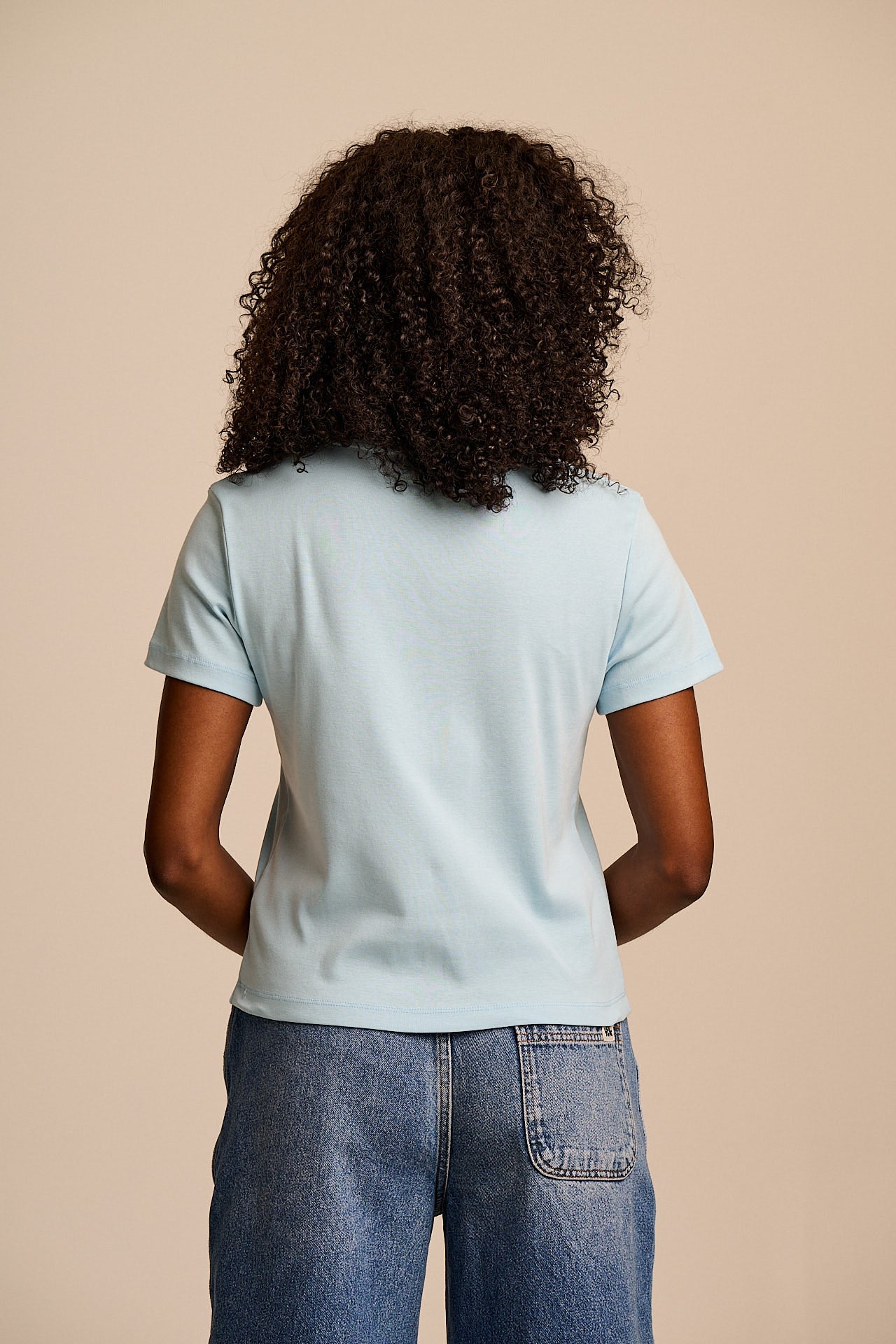 Maya - Cotton T-Shirt in Light Blue Floral Print