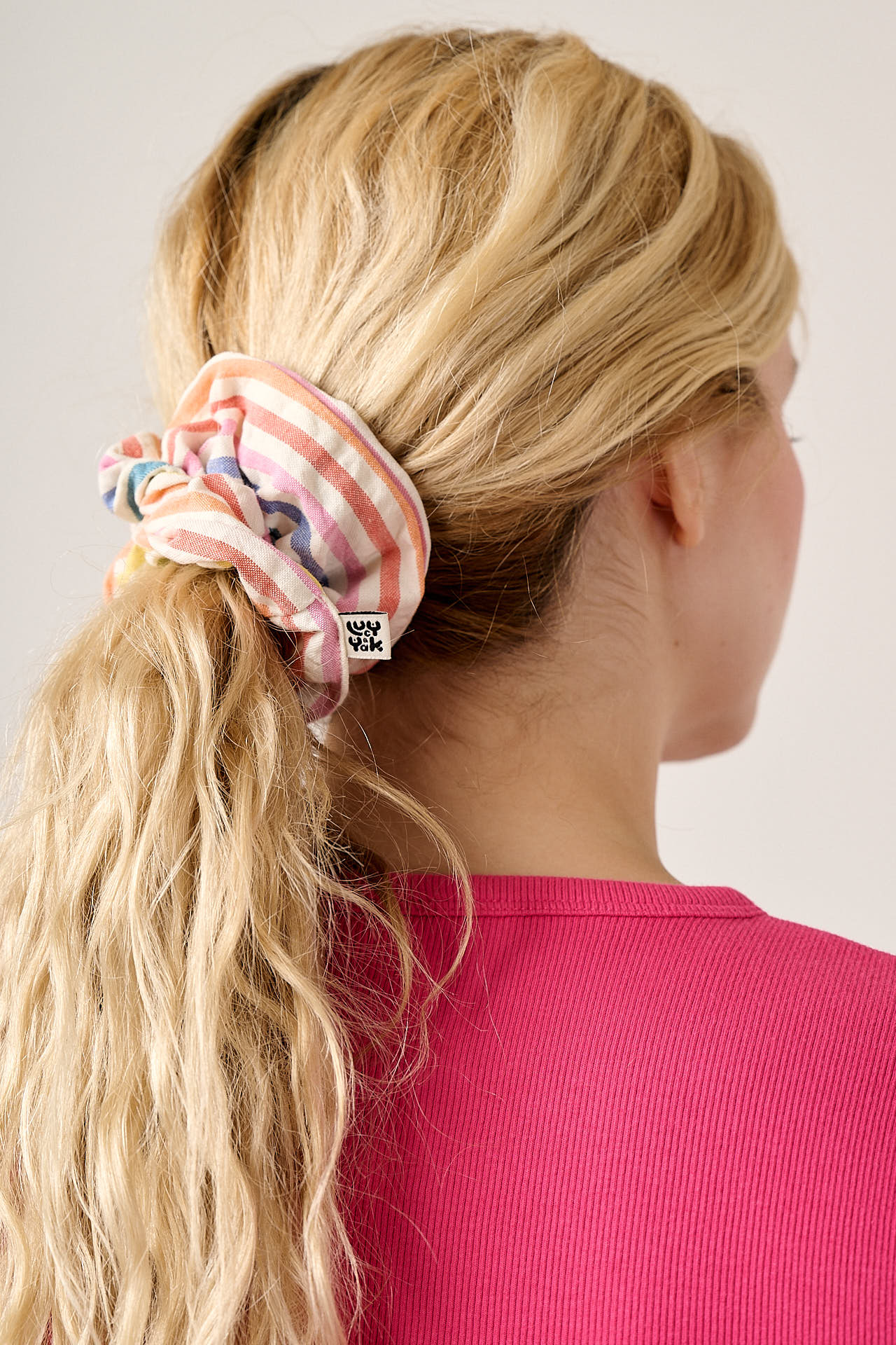 Mimmi - Oversized Seersucker Scrunchie in Vintage Rainbow Stripe