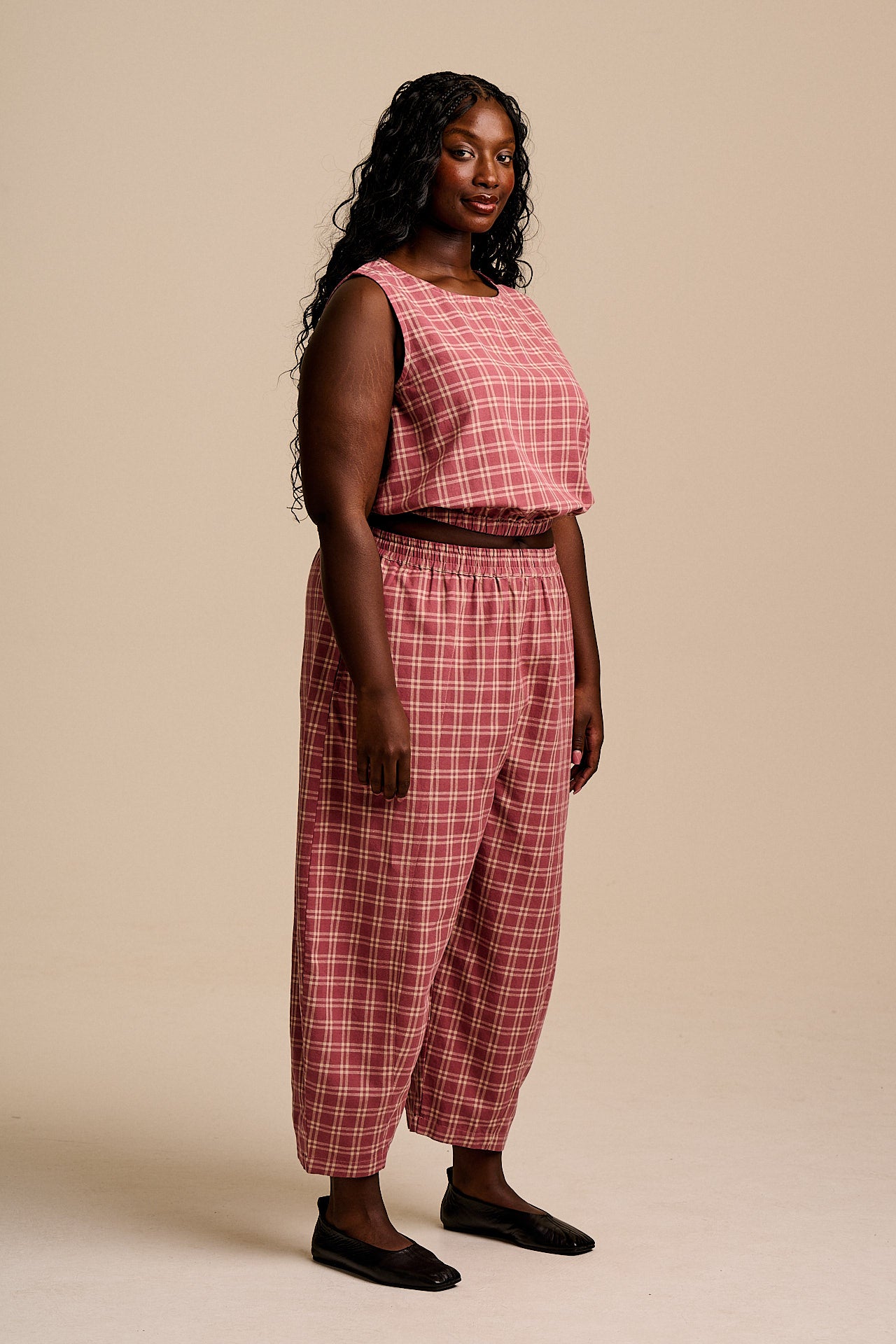Obregon - Cotton Barrel Leg Trousers in Maroon Deco Rose Check