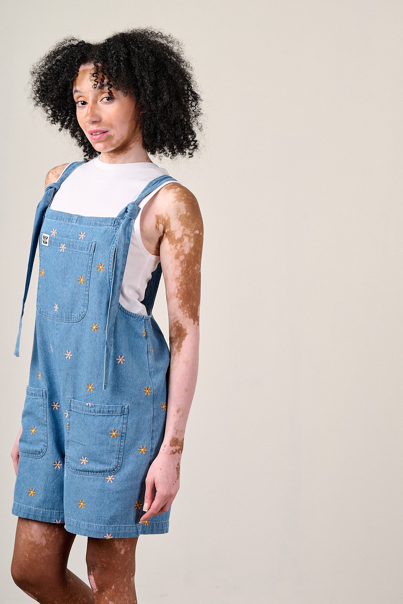 IMPERFECT - Original Dungaree Shorts - Cotton Dungaree Shorts in Light Blue with Floral Embroidery