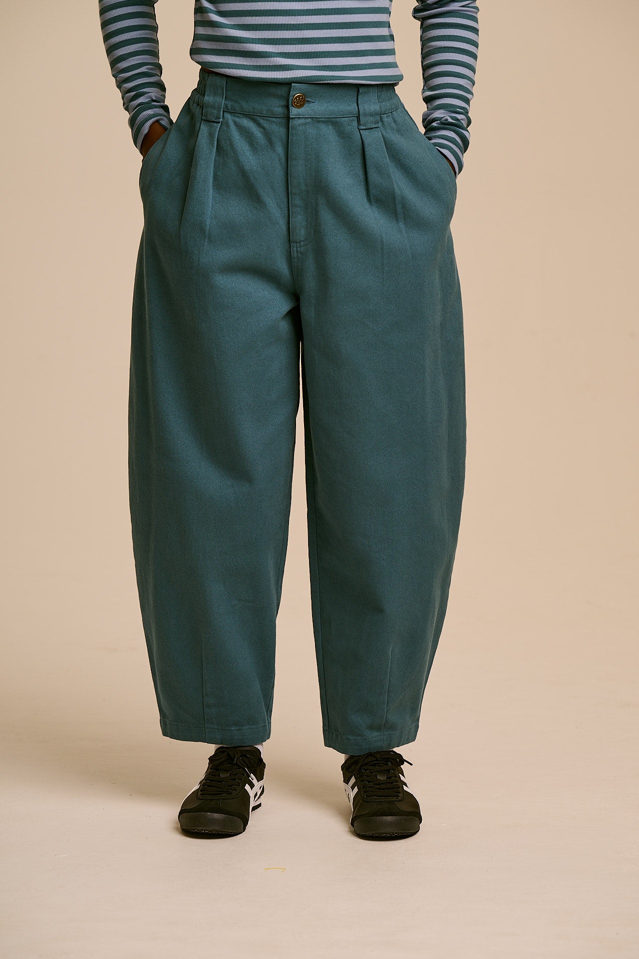 Ashby - Cotton Barrel Leg Trousers in Teal