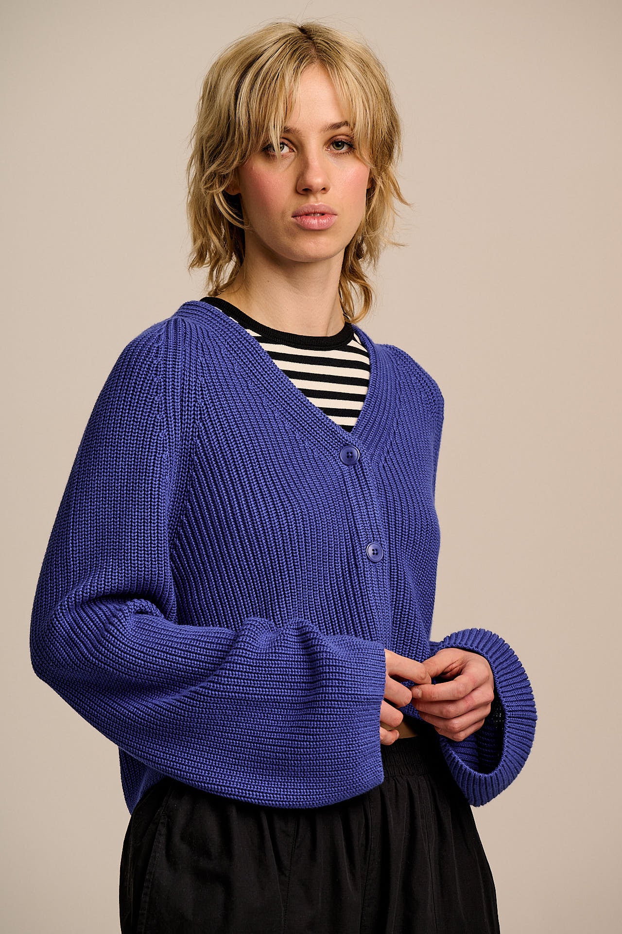 Robyn - V-Neck Cotton Cardigan in Dazzling Blue