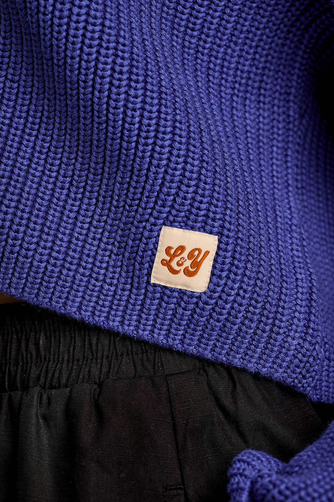 Robyn - V-Neck Cotton Cardigan in Dazzling Blue