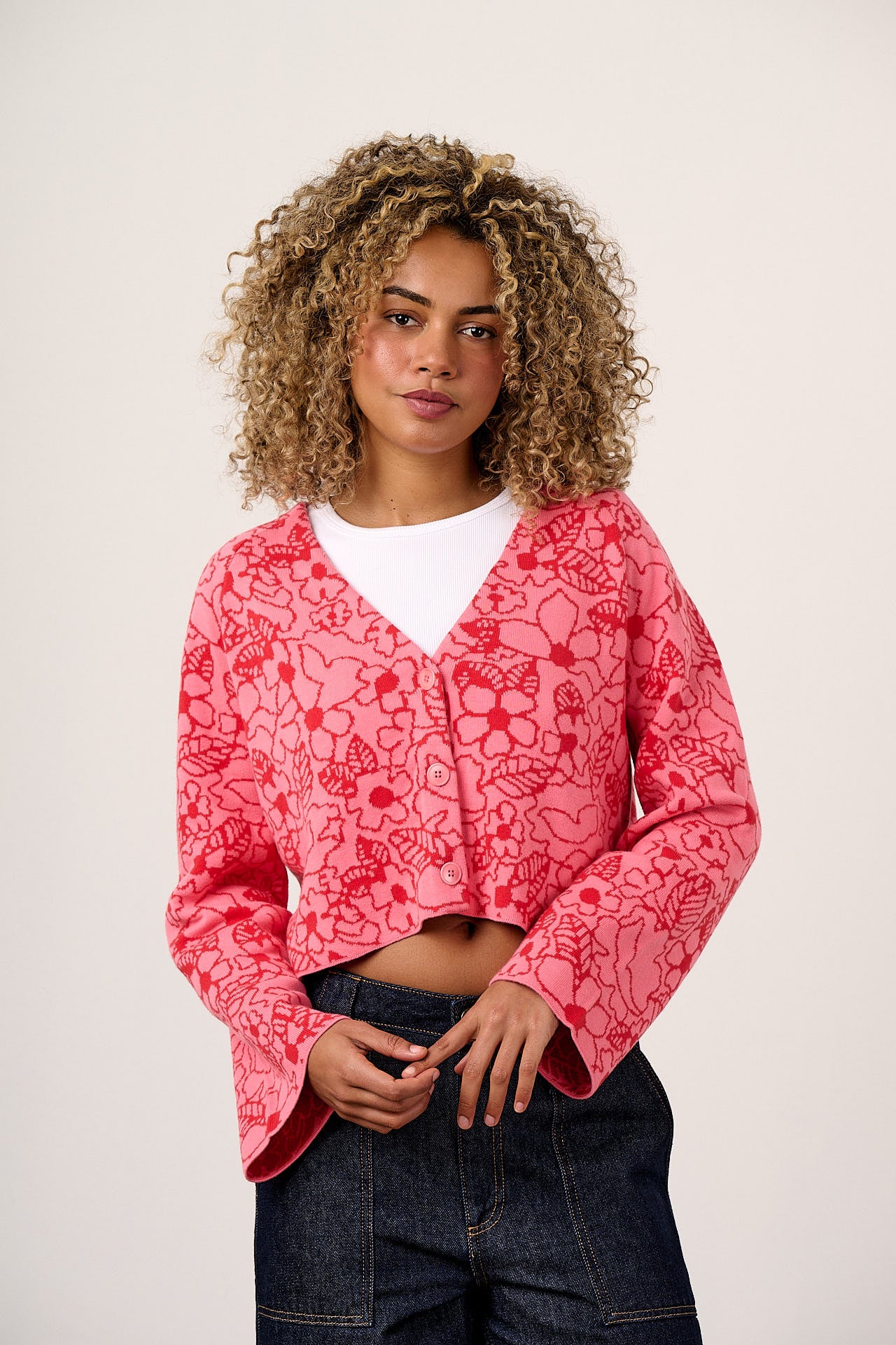 Robyn - V-Neck Cotton Cardigan in Pink & Red Kahlo Blooms