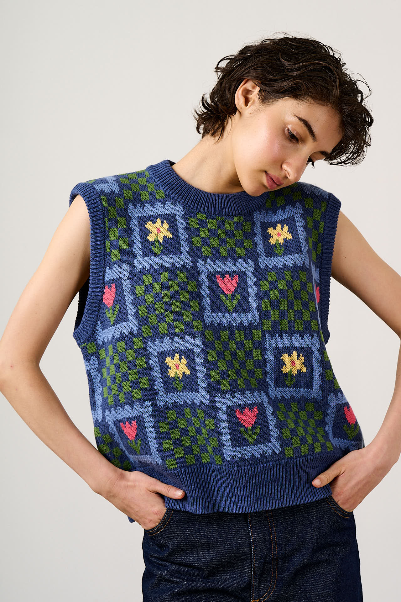 Saffle - Knitted Vest Organic Cotton in Tulip Checkerboard – Lucy