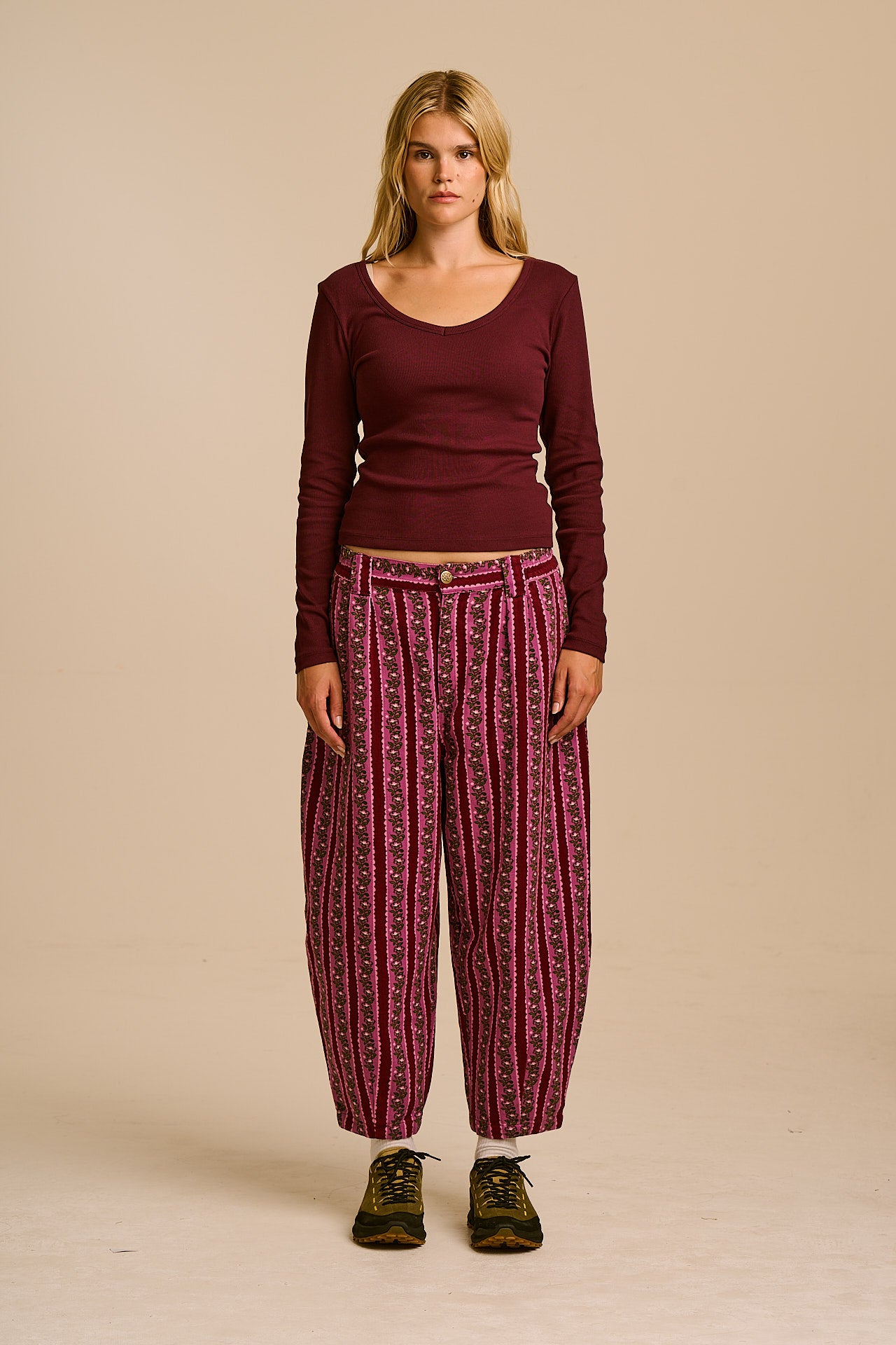 Ashby - Cotton Barrel Leg Trousers in Folk Floral Stripe