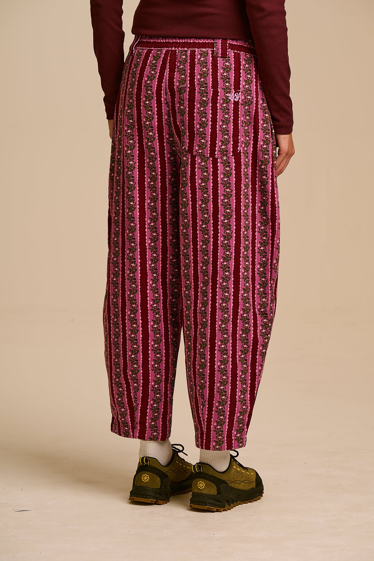 Ashby - Cotton Barrel Leg Trousers in Folk Floral Stripe