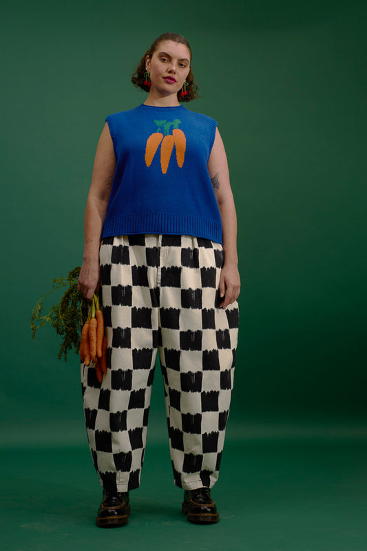 Ashby - Cotton Barrel Leg Trousers in Black & Ecru Blurred Checkerboard