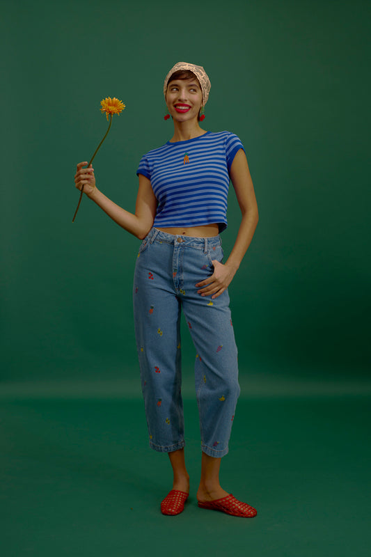 Drew - Cropped Straight Legged Cotton Trousers in Light Wash Veg Embroidery