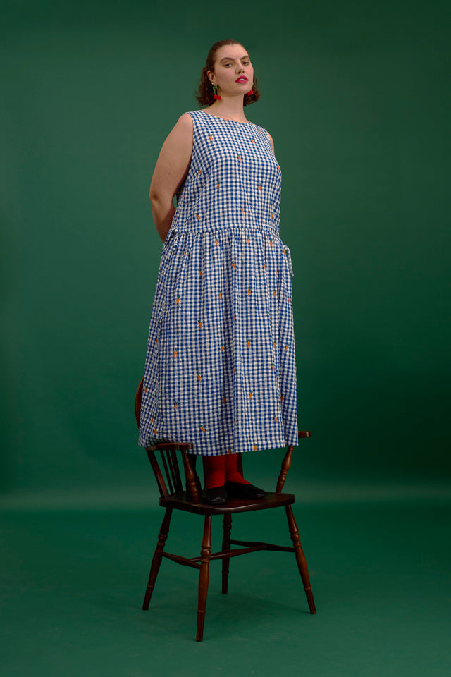 Sacha - Cotton Midi Dress in Gingham Carrot Embroidery