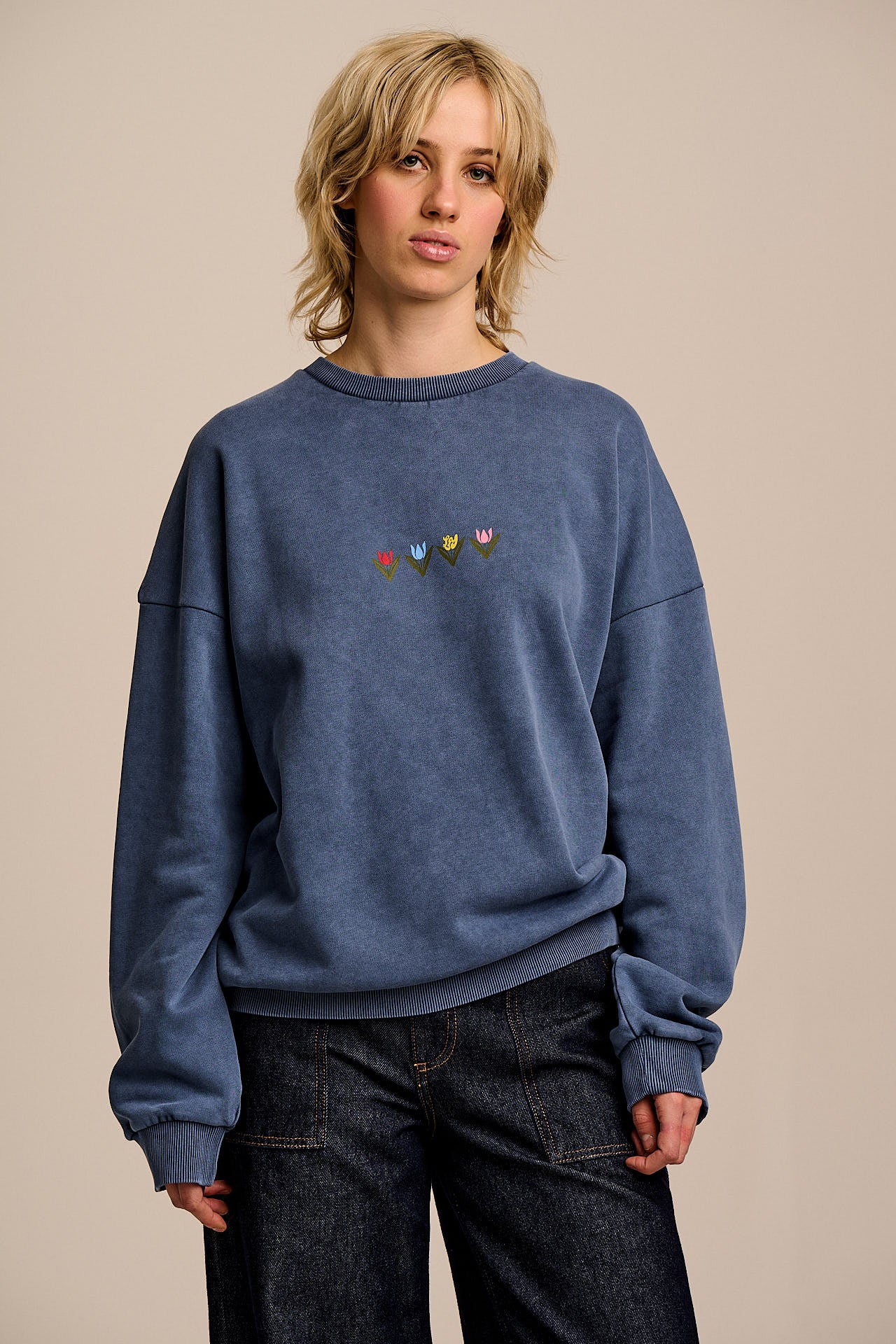 Sutton - Cotton Jersey Oversized Sweatshirt in Washed Navy Tulip Print