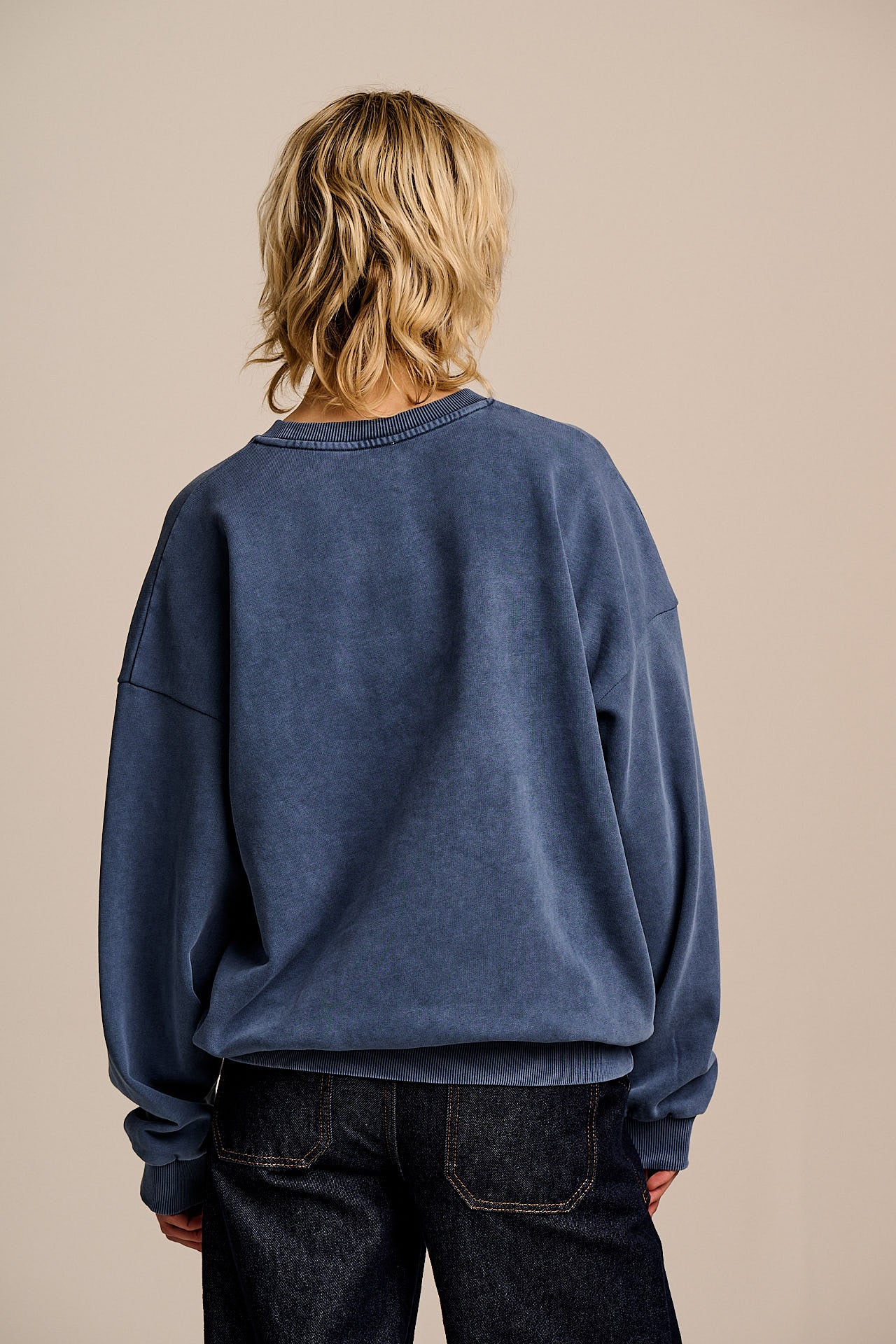 Sutton - Cotton Jersey Oversized Sweatshirt in Washed Navy Tulip Print