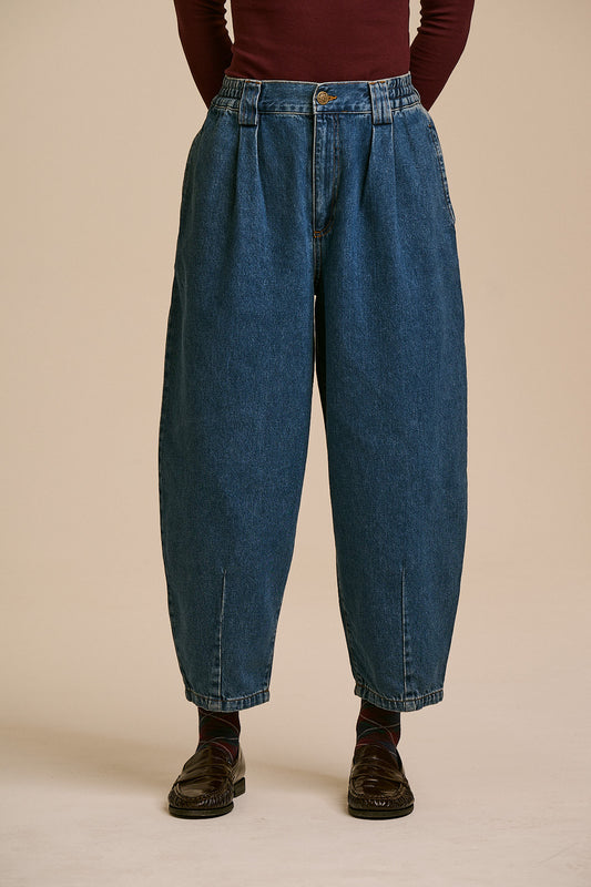 Ashby - Denim Barrel Leg Jeans in Mid Wash New Fit