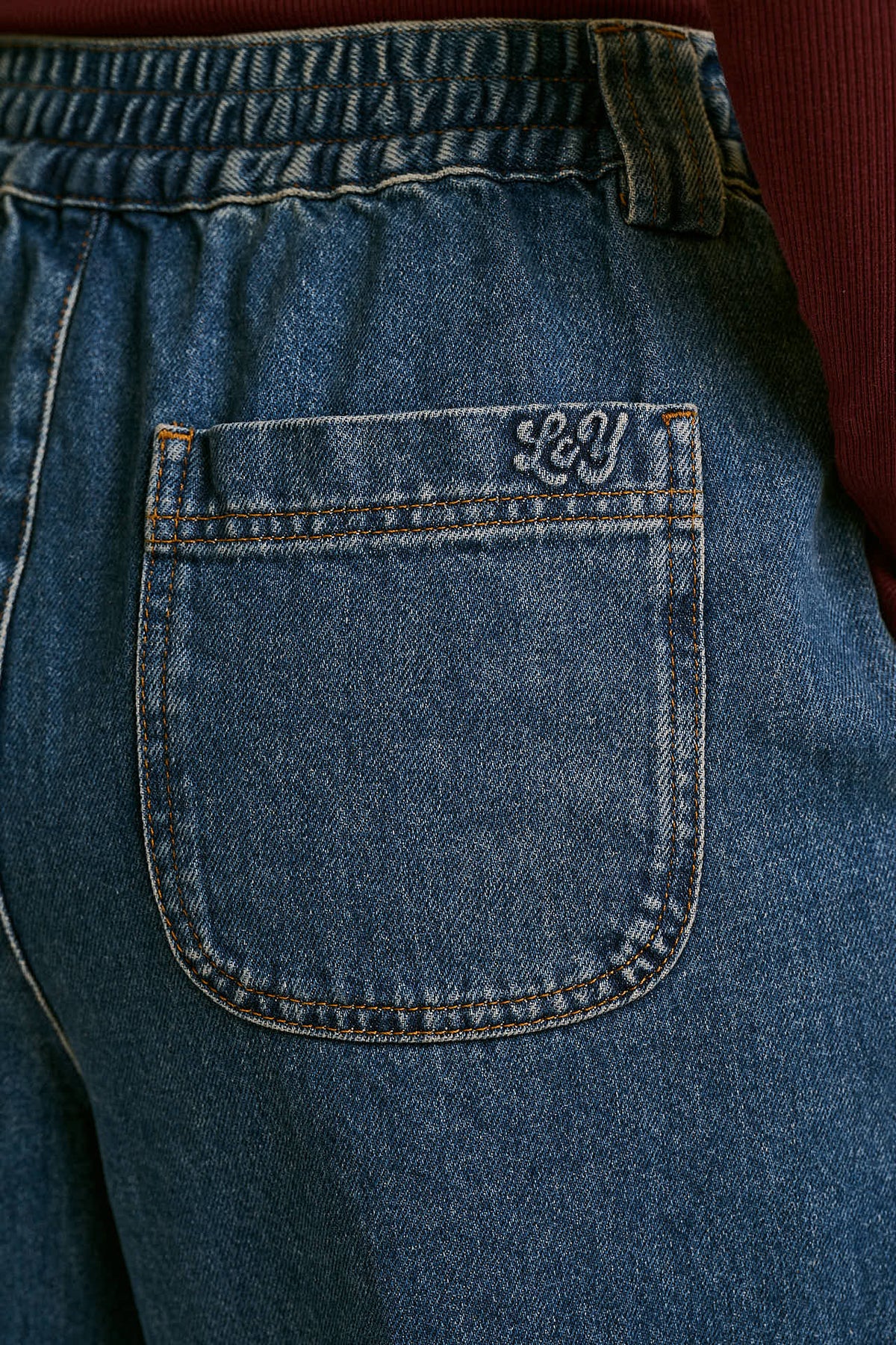 Ashby - Denim Barrel Leg Jeans in Mid Wash New Fit