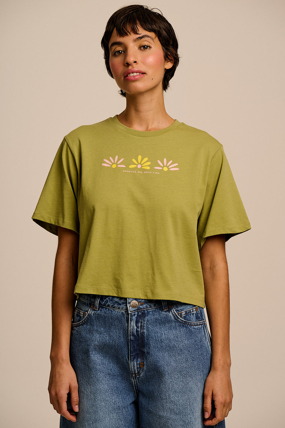 L.E Zayla - Cropped Boxy T-Shirt in Khaki Graphics and Grain Artist & Yak