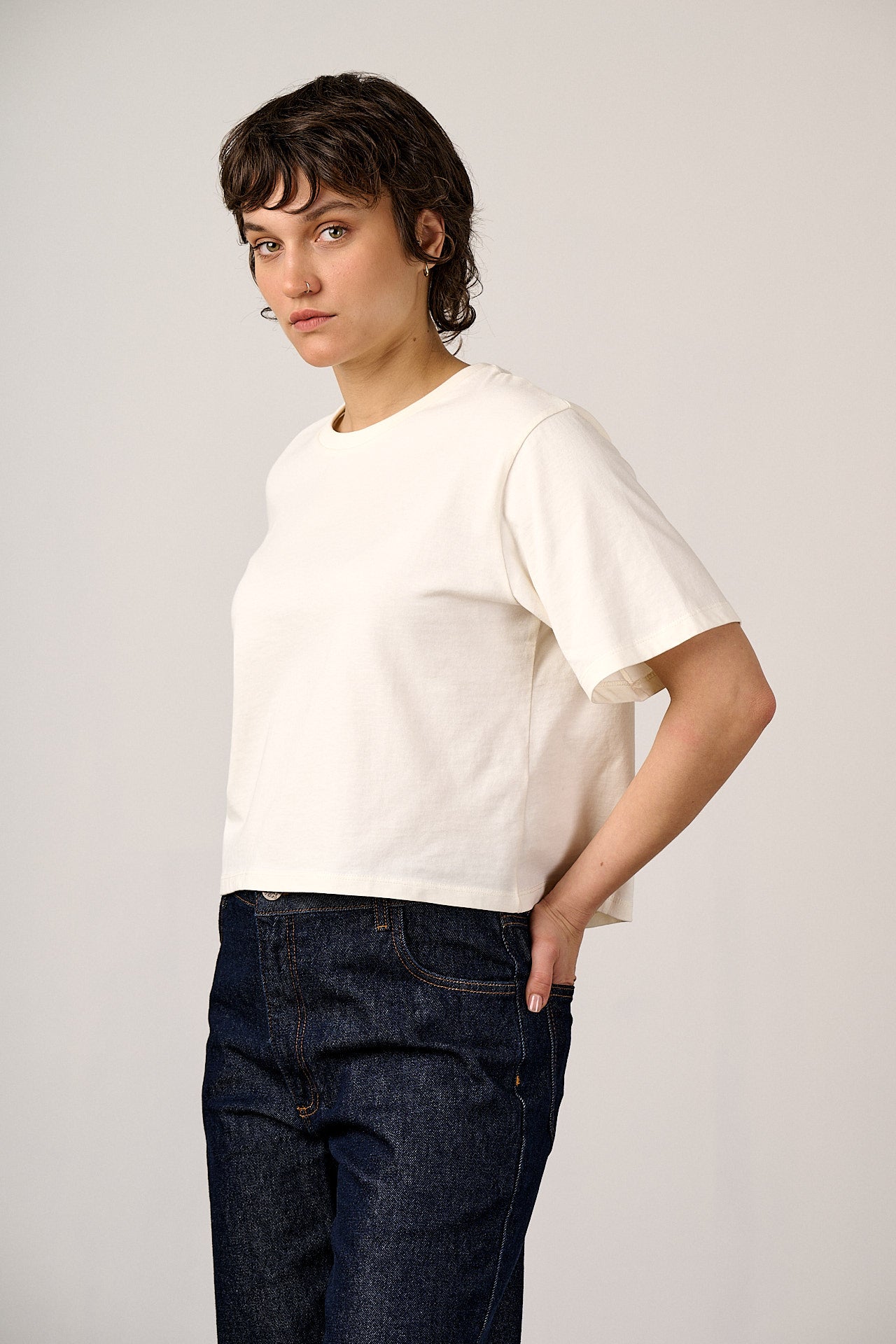 Zayla - Cropped Boxy T-Shirt in Ecru