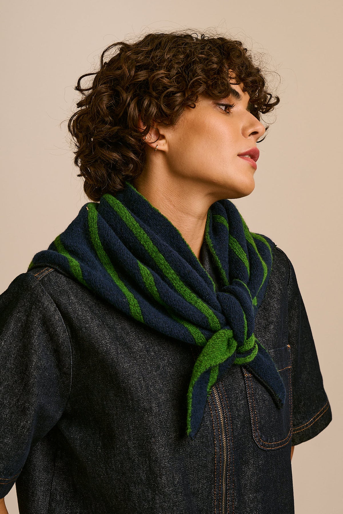 Loki - Neck Scarf in Blue & Green Stripe