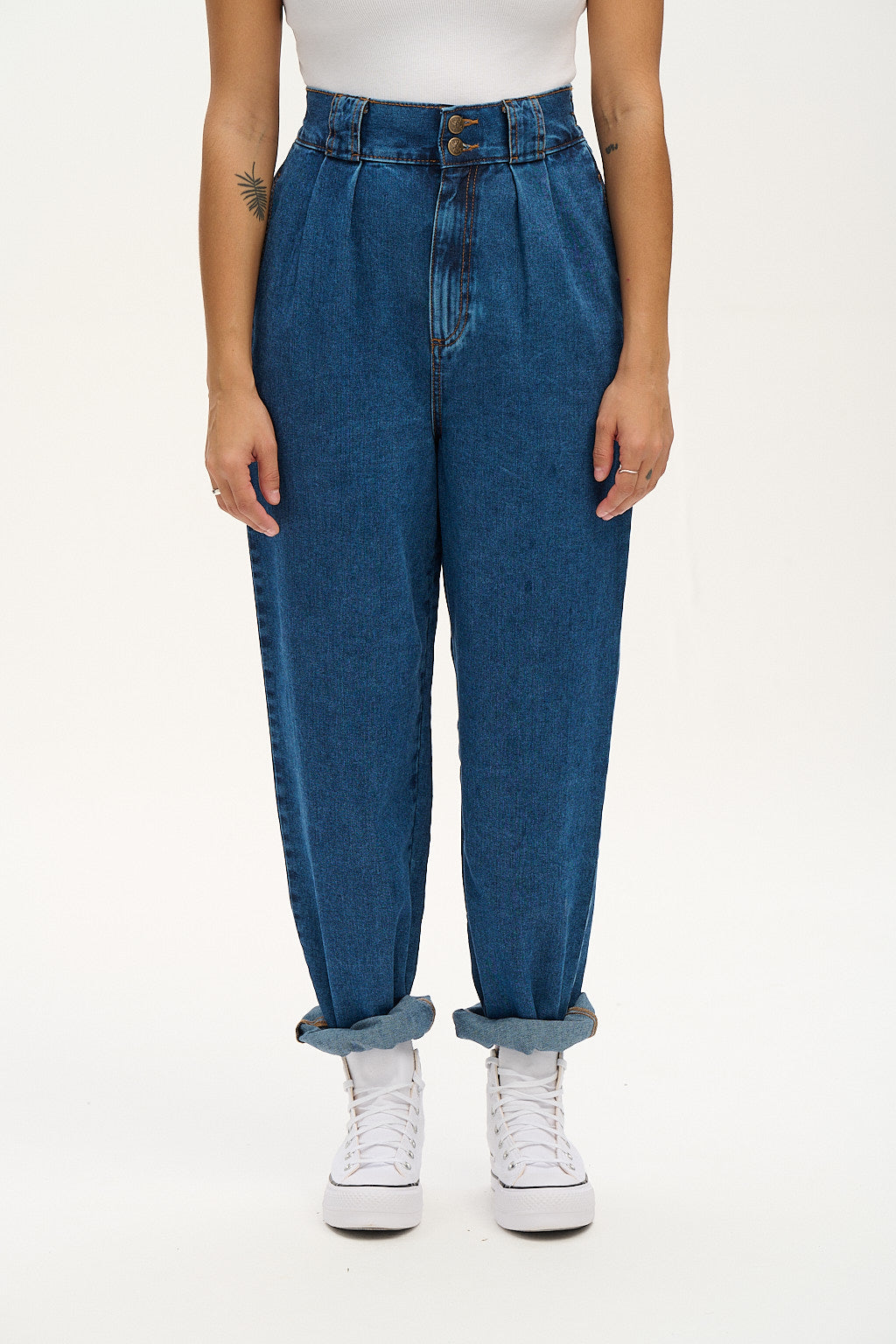 Dana Mom Jeans: ORGANIC DENIM - Light Wash Blue – Lucy & Yak